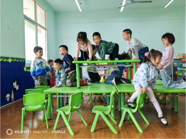 熊猫体育平台江安县四面山镇水清幼儿园开展室内体育游戏活动(图2)