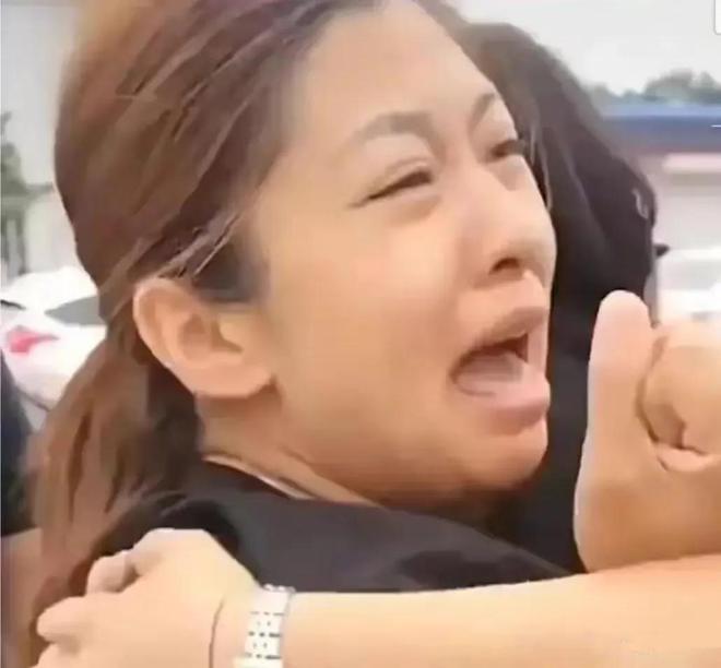 熊猫体育官网体育馆坍塌遇难孩子魏羽馨妈妈真的很漂亮可惜一夜之间白了头(图14)