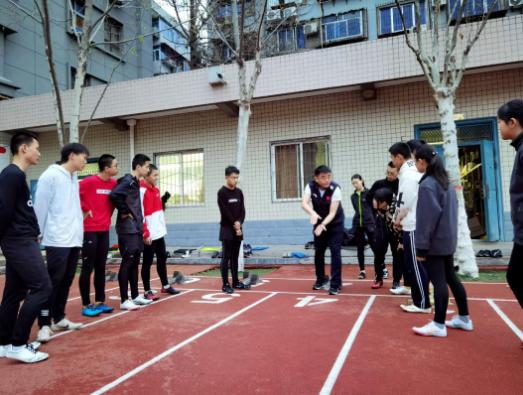 熊猫体育平台西安市新城区少年儿童体育学校获“全国群众先进单位”荣誉称号(图2)