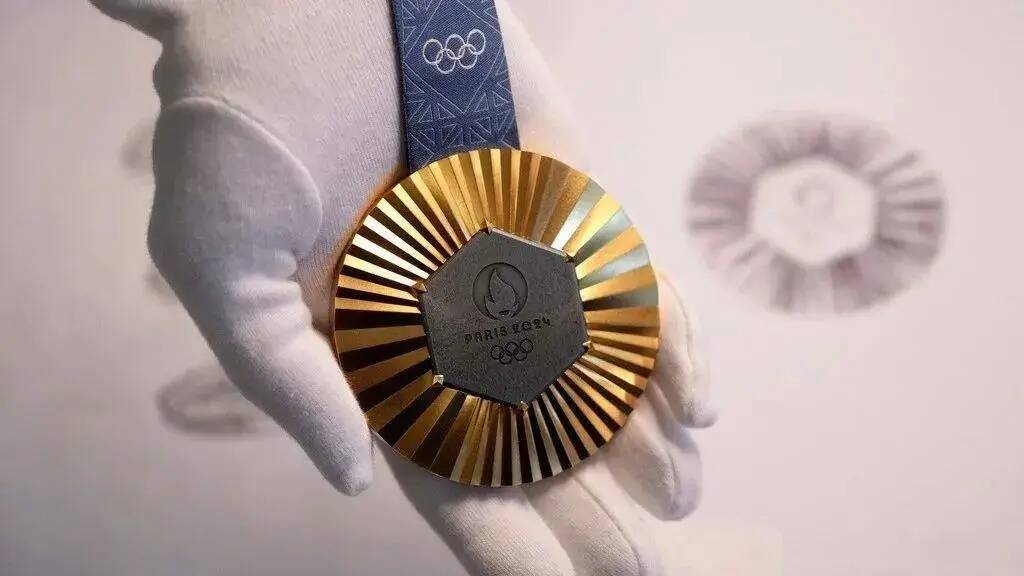 奥运小知识丨奥运金牌熊猫体育平台是纯金的吗？一起来了解(图3)