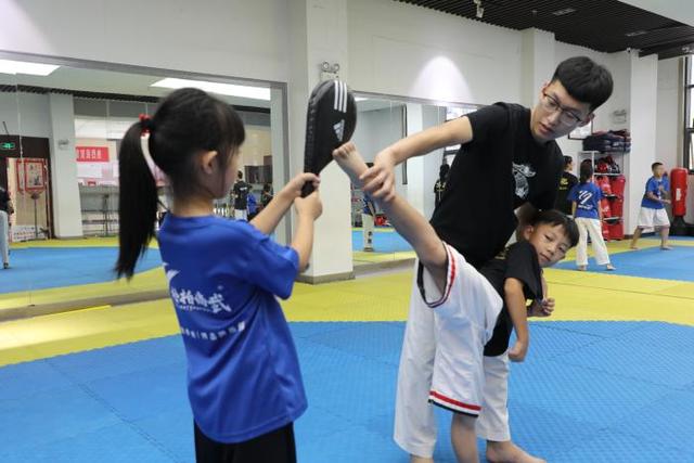 熊猫体育平台沾化:多样体育运动丰富孩子暑期生活(图1) 熊猫体育平台沾化:多样体育运动丰富孩子暑期生活(图1)