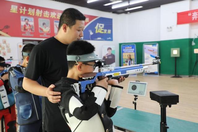 熊猫体育平台沾化:多样体育运动丰富孩子暑期生活(图2) 熊猫体育平台沾化:多样体育运动丰富孩子暑期生活(图2)