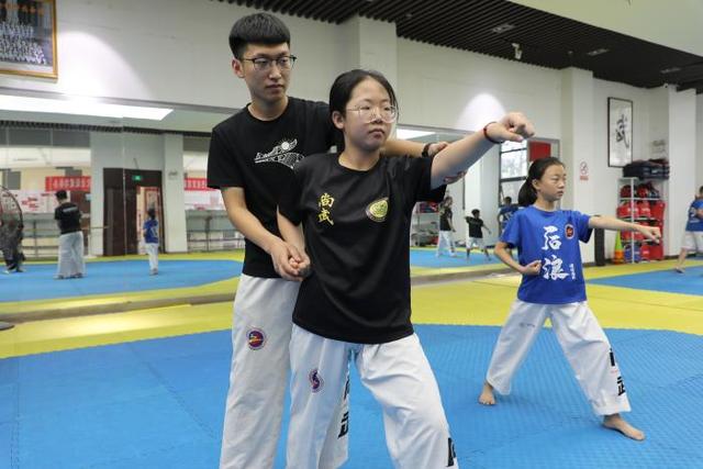 熊猫体育平台沾化:多样体育运动丰富孩子暑期生活(图4) 熊猫体育平台沾化:多样体育运动丰富孩子暑期生活(图4)