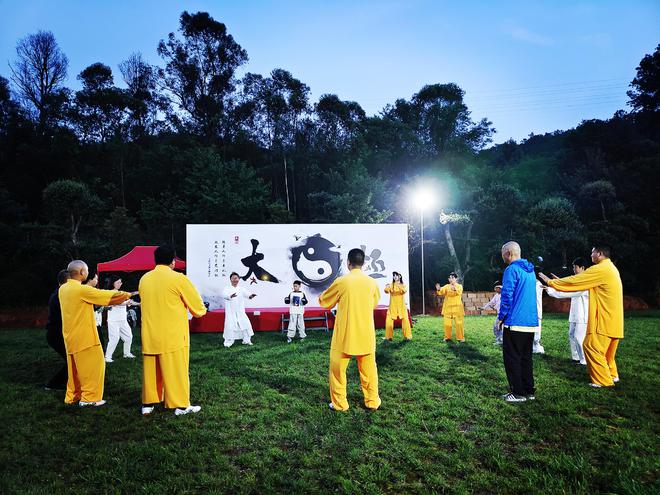 动静之熊猫体育官网间：飞熊农业太极研学之旅引领健康生活新风尚(图7)