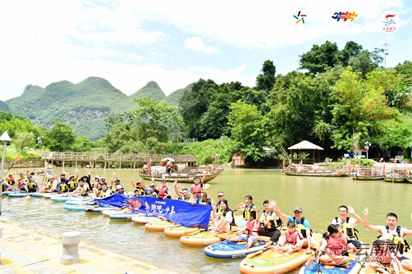 熊猫体育官网云南省2024年“奔跑吧·少年”儿童青少年主题健身活动“让更多孩子跑起来”_新华网(图1) 熊猫体育官网云南省2024年“奔跑吧·少年”儿童青少年主题健身活动“让更多孩子跑起来”_新华网(图1)