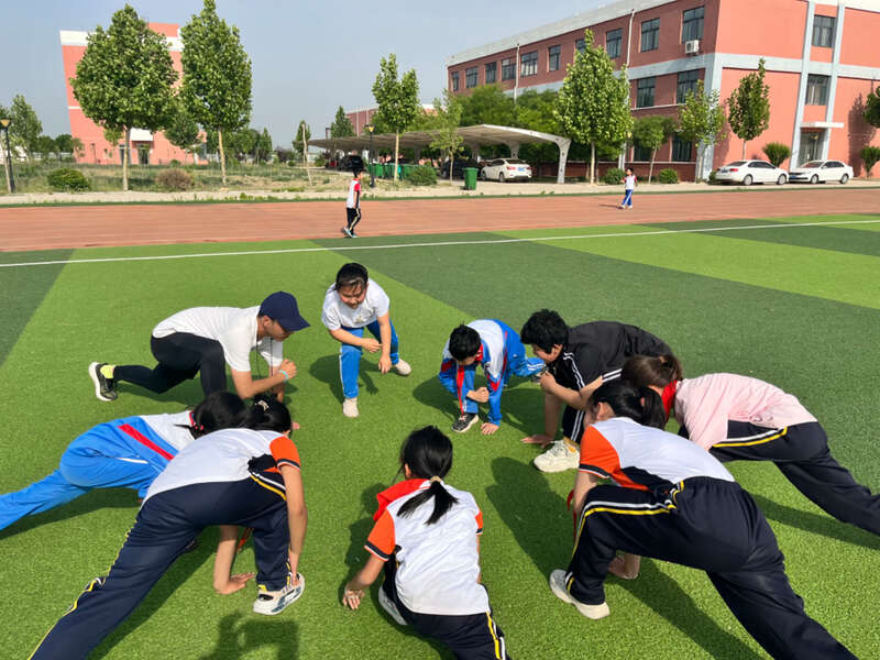 熊猫体育平台托举乡村孩子体育梦的小金老师(图1)