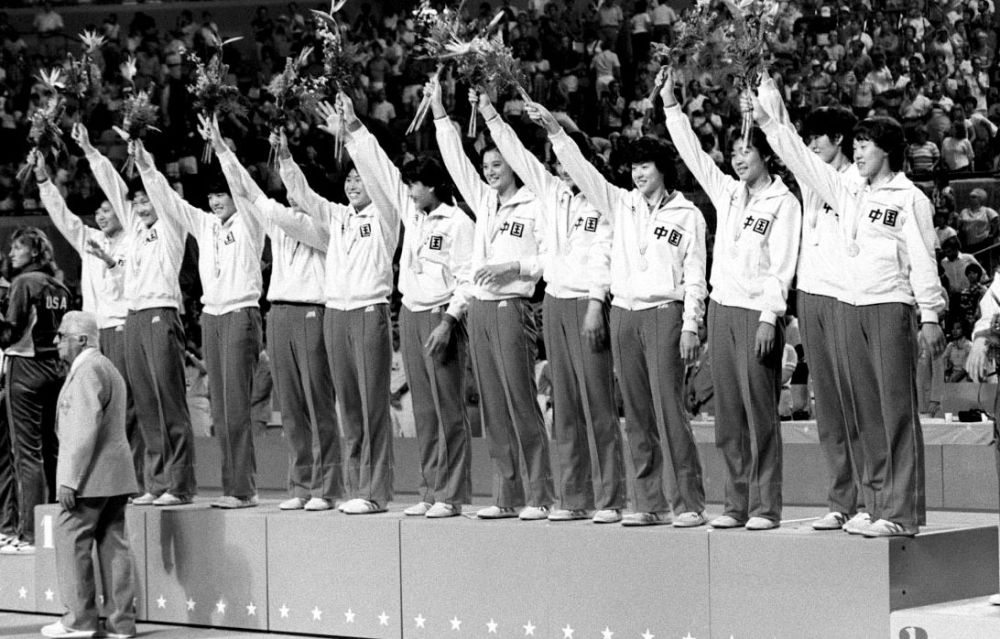 致敬“中国红”！以体育的名义——回首新中国体育75载来时路熊猫平台(图4)