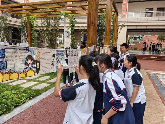 熊猫体育官网赛学践一体 多维度协同丨打造学校法治教育的泸州样板(图2)